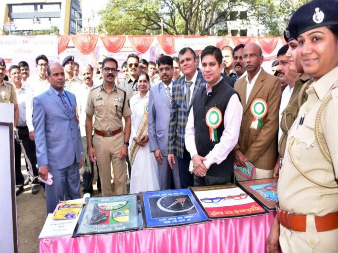 District Law Service Authority organized a government scheme in Nashik to bring the details of the schemes to the grassroot | शासकीय योजनांची माहीती तळागाळापर्यंत पोहोचविण्यासाठी नाशिकमध्ये मेळावा District Law Service Authority organized a government scheme in Nashik to bring the details of the schemes to the grassroot | शासकीय योजनांची माहीती तळागाळापर्यंत पोहोचविण्यासाठी नाशिकमध्ये मेळावा
