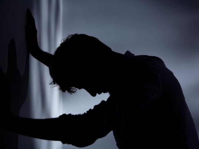 Broke into a house and beat a young man to death; He took a bite and dropped a piece of ear | Pimpri Chinchwad: घरात घुसून तरुणाला बेदम मारहाण; चावा घेऊन पाडला कानाचा तुकडा Broke into a house and beat a young man to death; He took a bite and dropped a piece of ear | Pimpri Chinchwad: घरात घुसून तरुणाला बेदम मारहाण; चावा घेऊन पाडला कानाचा तुकडा