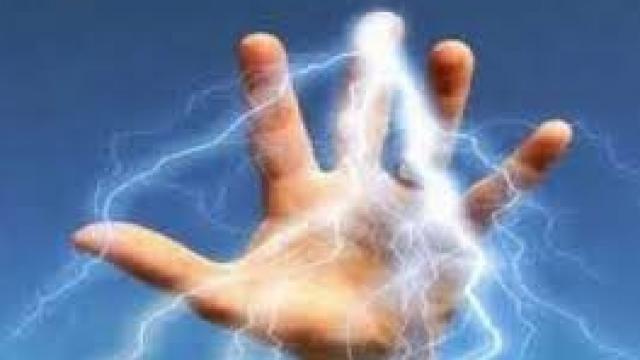 Youth dies due to electrick Shock while pouring water on construction of the house | घराच्या बांधकामावर पाणी मारताना शॉक लागून युवकाचा मृत्यू Youth dies due to electrick Shock while pouring water on construction of the house | घराच्या बांधकामावर पाणी मारताना शॉक लागून युवकाचा मृत्यू