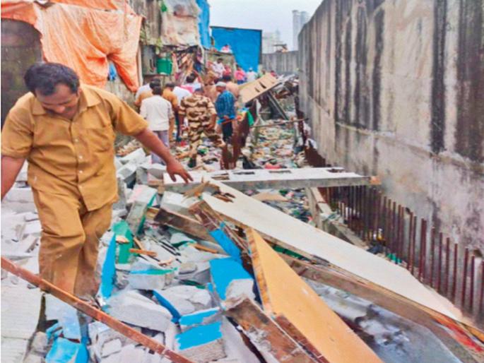 Hammer action on 169 illegal constructions in Worli | वरळीतील १६९ बेकायदा बांधकामांवर हातोडा Hammer action on 169 illegal constructions in Worli | वरळीतील १६९ बेकायदा बांधकामांवर हातोडा