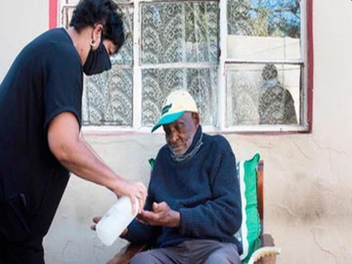 CoronaVirus News : 114 year old ethiopian monk beats corona with the help of dexamethasone | 'त्या' औषधानं केली कमाल; ११४ वर्षांच्या आजोबांची कोरोनावर मात CoronaVirus News : 114 year old ethiopian monk beats corona with the help of dexamethasone | 'त्या' औषधानं केली कमाल; ११४ वर्षांच्या आजोबांची कोरोनावर मात