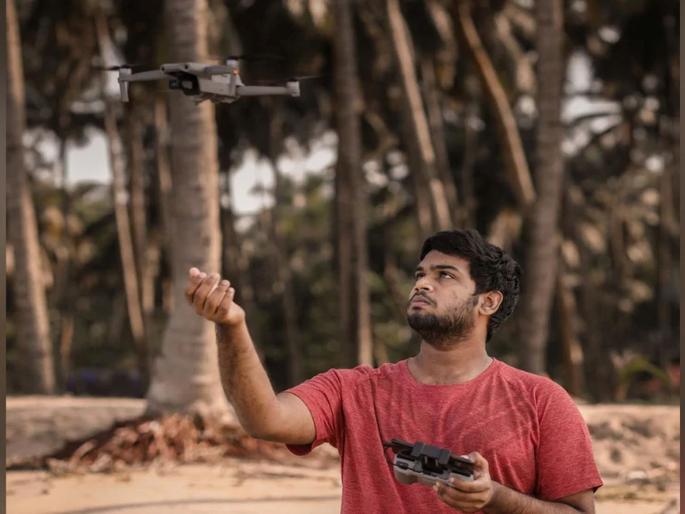 kerala19 year old boy rescues 4 stranded fishermen with his drone | रियल हिरो!  इंजिनीअरिंगच्या विद्यार्थ्यानं केली कमाल; ड्रोनच्या मदतीने ४ मासेमारांना दिलं जीवदान kerala19 year old boy rescues 4 stranded fishermen with his drone | रियल हिरो!  इंजिनीअरिंगच्या विद्यार्थ्यानं केली कमाल; ड्रोनच्या मदतीने ४ मासेमारांना दिलं जीवदान