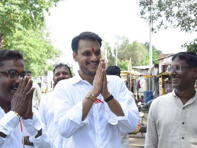 Maharashtra will never bow to Delhi After Jan Sanman Yatra Yugendra Pawar Swabhiman Yatra in Baramati | 'महाराष्ट्र दिल्लीपुढे कधीही झुकणार नाही', जनसन्मान यात्रेनंतर युगेंद्र पवारांची बारामतीत ‘स्वाभिमान यात्रा’ Maharashtra will never bow to Delhi After Jan Sanman Yatra Yugendra Pawar Swabhiman Yatra in Baramati | 'महाराष्ट्र दिल्लीपुढे कधीही झुकणार नाही', जनसन्मान यात्रेनंतर युगेंद्र पवारांची बारामतीत ‘स्वाभिमान यात्रा’