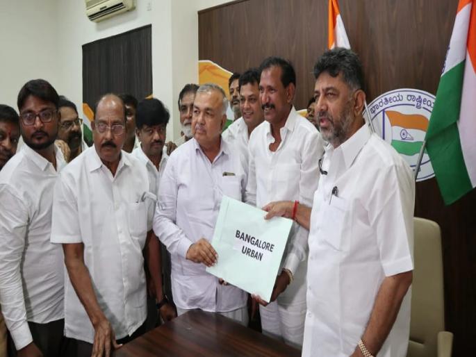 Karnataka election congress Congress’ Yousuf Sharif candidate with Rs1,743 crore assets | बाबो! भंगार विकून व्यक्तीने कमवले १७४३ कोटी; आता काँग्रेसकडून निवडणूक लढवणार Karnataka election congress Congress’ Yousuf Sharif candidate with Rs1,743 crore assets | बाबो! भंगार विकून व्यक्तीने कमवले १७४३ कोटी; आता काँग्रेसकडून निवडणूक लढवणार
