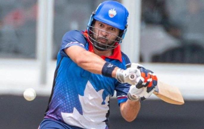 Yuvraj Singh's batting fireworks in the global T20 league | युवीची बल्ले बल्ले! ग्लोबल टी-20 लीगमध्ये केली षटकारांची आतिषबाजी