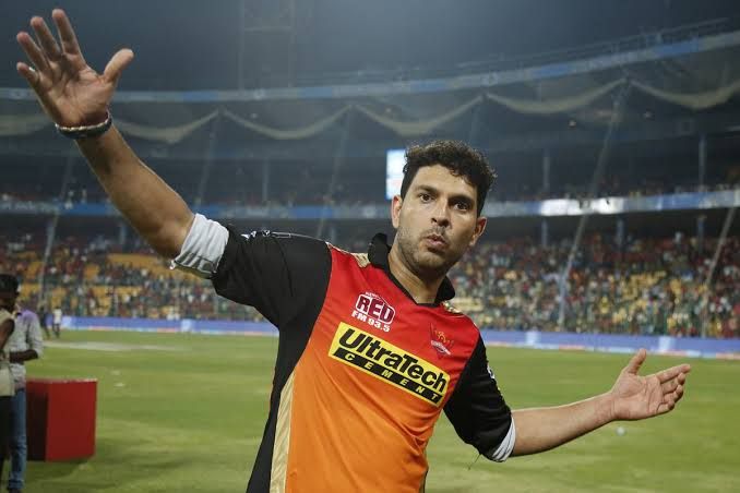 Breaking News: Yuvraj Singh out of Mumbai Indians; This team will make a bid | Breaking News : मुंबई इंडियन्सने डच्चू दिलेल्या युवराज सिंगला वाली मिळाला; हा संघ लावणार बोली