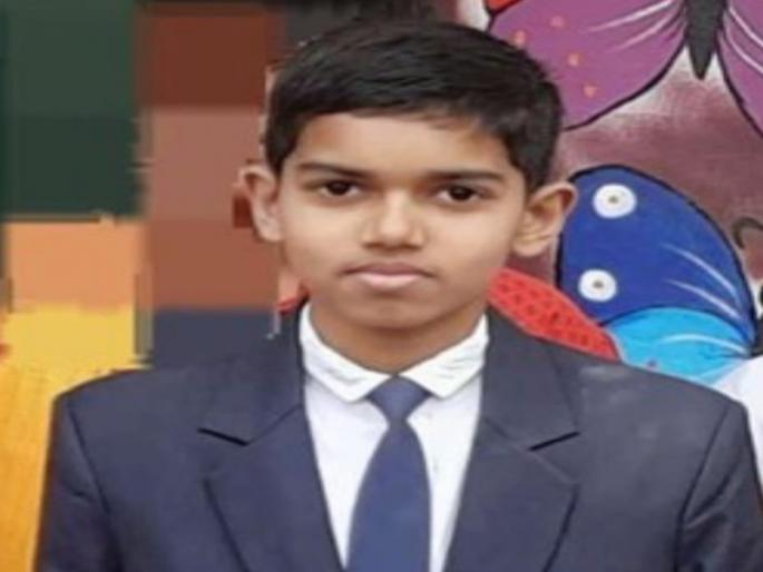 The one who went to put seeds in the chimney..., the father's call and the son's death by falling from the fourth floor | चिमणीला दाणे टाकायला गेलेला..., वडिलांची हाक अन् चौथ्या मजल्यावरून पडून मुलाचा मृत्यू The one who went to put seeds in the chimney..., the father's call and the son's death by falling from the fourth floor | चिमणीला दाणे टाकायला गेलेला..., वडिलांची हाक अन् चौथ्या मजल्यावरून पडून मुलाचा मृत्यू