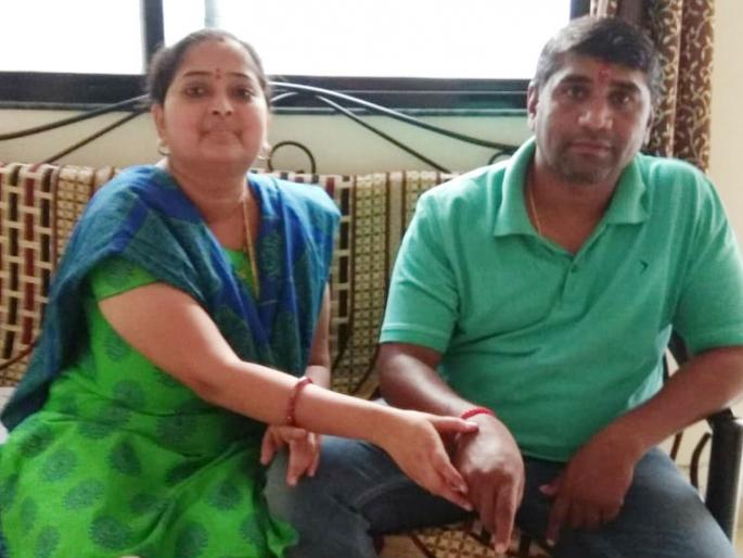 Vatapornima Special; Love receipt for the wife by kidney stones | वटपोर्णिमा विशेष ; पत्नीसाठी किडणीदान करून दिली प्रेमाची पावती Vatapornima Special; Love receipt for the wife by kidney stones | वटपोर्णिमा विशेष ; पत्नीसाठी किडणीदान करून दिली प्रेमाची पावती