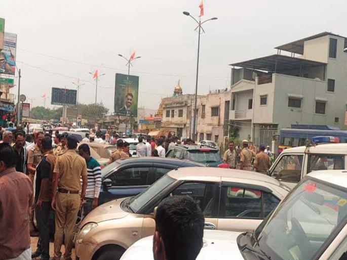 Dispute over bringing a bike in a procession, family attacked in Jhalta area of Chhatrapati Sambhajinagar | मिरवणुकीत दुचाकी घालण्यावरून वाद, छत्रपती संभाजीनगरच्या झाल्टा परिसरात कुटुंबावर हल्ला Dispute over bringing a bike in a procession, family attacked in Jhalta area of Chhatrapati Sambhajinagar | मिरवणुकीत दुचाकी घालण्यावरून वाद, छत्रपती संभाजीनगरच्या झाल्टा परिसरात कुटुंबावर हल्ला
