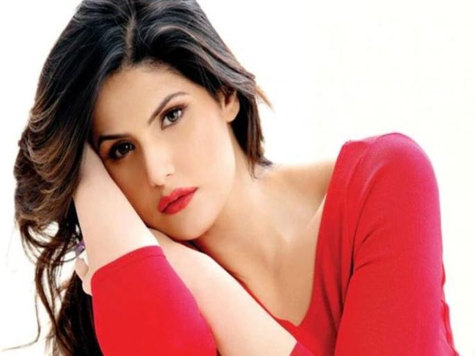 Actress Zarine Khan has been named as a prostitute, a police complaint against a former manager | अभिनेत्री झरीन खानला वेश्या म्हटल्याने माजी मॅनेजरविरोधात पोलिसांत तक्रार Actress Zarine Khan has been named as a prostitute, a police complaint against a former manager | अभिनेत्री झरीन खानला वेश्या म्हटल्याने माजी मॅनेजरविरोधात पोलिसांत तक्रार