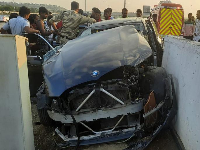 One killed, one injured in a car accident on Samriddhi Highway | समृद्धी महामार्गावरून लग्नासाठी निघालेले; कार अपघातामध्ये एक ठार, एक जखमी One killed, one injured in a car accident on Samriddhi Highway | समृद्धी महामार्गावरून लग्नासाठी निघालेले; कार अपघातामध्ये एक ठार, एक जखमी