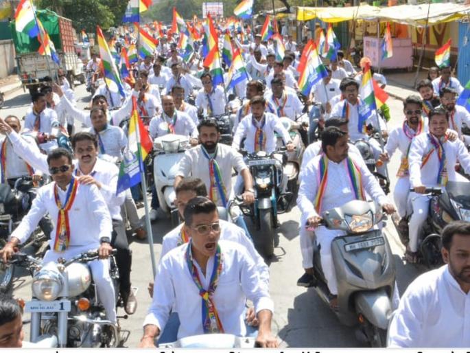 The non-violence bike rally in the city became an eye-catcher | नगरमध्ये अहिंसा बाईक रॅली ठरली लक्षवेधी The non-violence bike rally in the city became an eye-catcher | नगरमध्ये अहिंसा बाईक रॅली ठरली लक्षवेधी