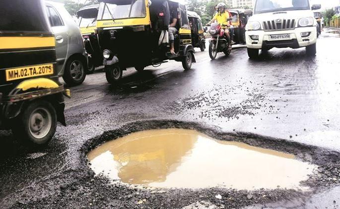 not expected Government help, but no one should die due to the pits | सरकारकडून मदतीची अपेक्षा नाही, परंतु खड्ड्यांमुळे कुणाचाही जीव जाऊ नये