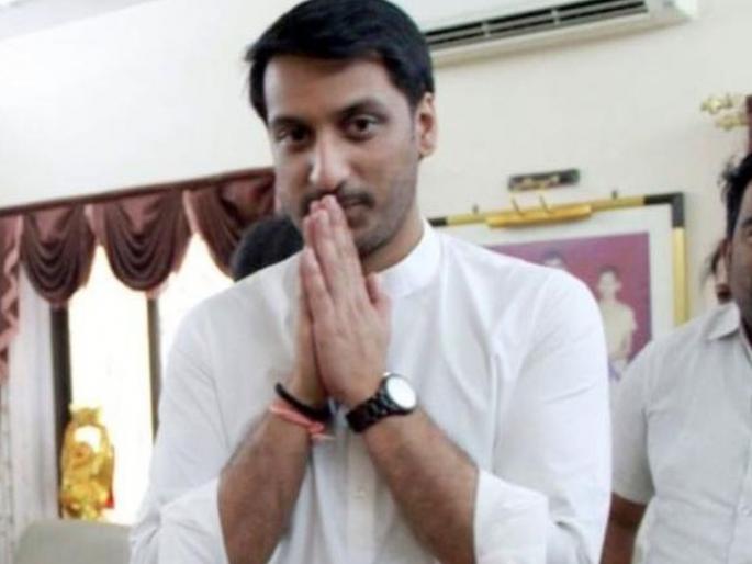 Parth Pawar will come alone; shrinivas pawar will tell him about sharad pawar statement | पार्थ पवार एकटेच येणार; आजोबांचा राग काका पुतण्याला 'समजावणार' Parth Pawar will come alone; shrinivas pawar will tell him about sharad pawar statement | पार्थ पवार एकटेच येणार; आजोबांचा राग काका पुतण्याला 'समजावणार'