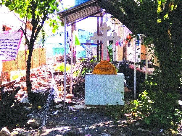 The municipality raided the landowners | पालिकेची भूमिपुत्रांवर दांडगाई