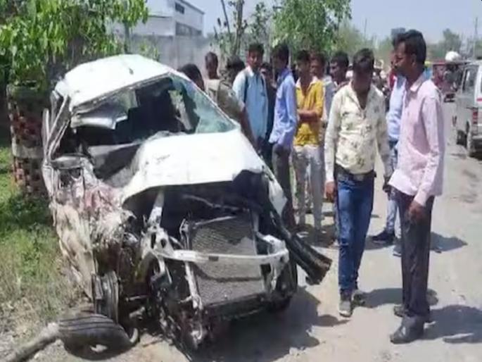 Wagon R - Rickshaw collided head on; 5 people died in a terrible accident in Uttar Pradesh | वॅगन आर - रिक्षा समोरासमोर आदळल्या, चेंदामेंदा झाला; भीषण अपघातात ५ जणांचा मृत्यू Wagon R - Rickshaw collided head on; 5 people died in a terrible accident in Uttar Pradesh | वॅगन आर - रिक्षा समोरासमोर आदळल्या, चेंदामेंदा झाला; भीषण अपघातात ५ जणांचा मृत्यू