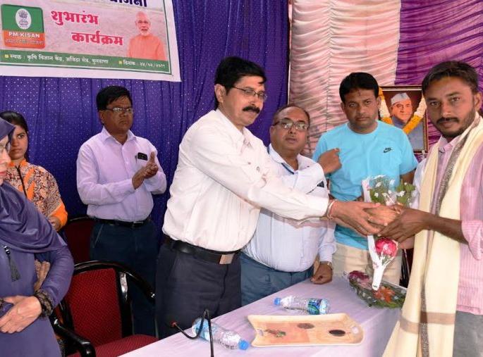 Farmer Honor fund scheme will increase the financial level of farmers - Pramodsinh Dubey | शेतकरी सन्मान निधी योजना शेतकऱ्यांचा आर्थिक स्तर उंचाविणार - प्रमोदसिंह दुबे Farmer Honor fund scheme will increase the financial level of farmers - Pramodsinh Dubey | शेतकरी सन्मान निधी योजना शेतकऱ्यांचा आर्थिक स्तर उंचाविणार - प्रमोदसिंह दुबे