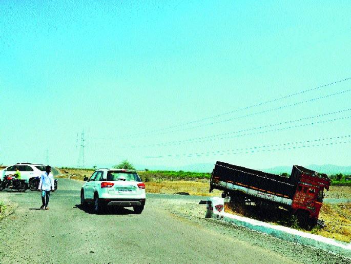 Bypass road is dangerous! | बायपास रस्ता झालाय धोकादायक! Bypass road is dangerous! | बायपास रस्ता झालाय धोकादायक!