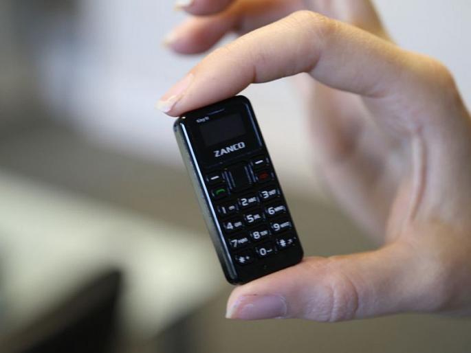 zini mobiles starts selling worlds smallest 3g smartphone know price and features | जगातील सर्वात छोटा 3G फोन लाँच; वजन फक्त 31 ग्रॅम, जाणून घ्या खासियत