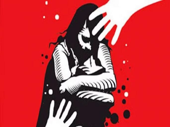 Rape of a young woman by entering the house in broad daylight | भरदिवसा घरात शिरून तरुणीचा विनयभंग, जीवे मारण्याची धमकी Rape of a young woman by entering the house in broad daylight | भरदिवसा घरात शिरून तरुणीचा विनयभंग, जीवे मारण्याची धमकी