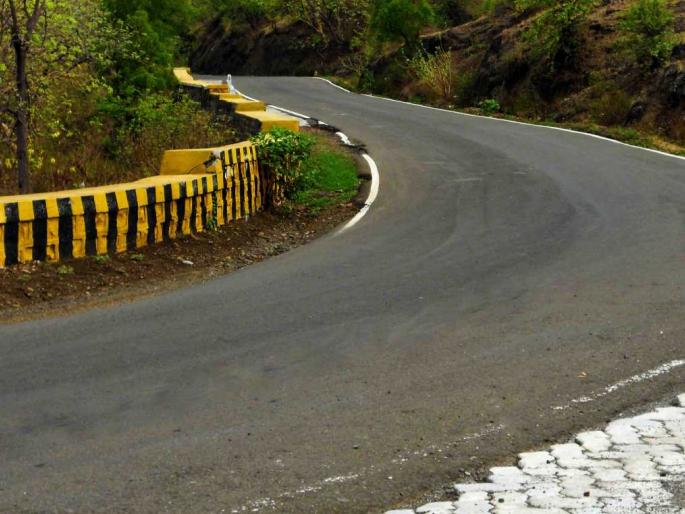 Zilla Parishad approved roads 'Hijack' by chief minister's scheme | जिल्हा परिषदेचे मंजूर रस्ते मुख्यमंत्री सडक योजनेत ‘हायजॅक’ Zilla Parishad approved roads 'Hijack' by chief minister's scheme | जिल्हा परिषदेचे मंजूर रस्ते मुख्यमंत्री सडक योजनेत ‘हायजॅक’