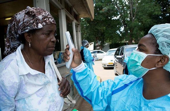 Zimbabwean citizens say, 'Our death is imminent!' | झिम्बाम्ब्वेचे नागरिक म्हणतात, ‘आमचं मरण अटळ!’ Zimbabwean citizens say, 'Our death is imminent!' | झिम्बाम्ब्वेचे नागरिक म्हणतात, ‘आमचं मरण अटळ!’
