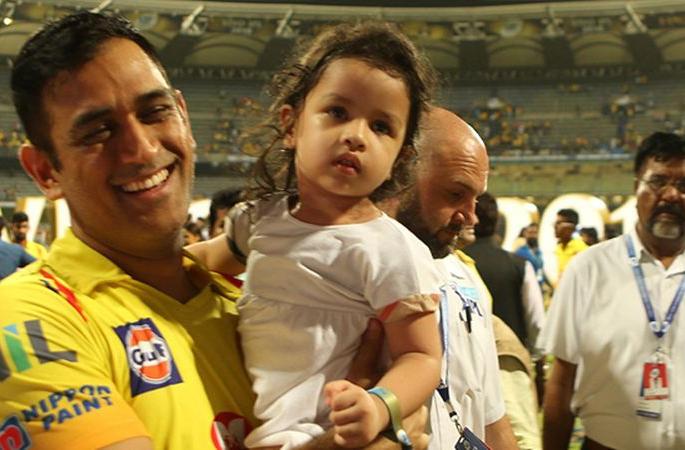 Video: Fitness tips given by Mahendra Singh Dhoni's daughter Ziva | Video : महेंद्रसिंग धोनीची कन्या झिवाने दिल्या फिटनेस टिप्स... चार लाखांहून अधिक व्ह्यू