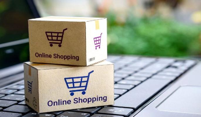 Online shopping | ऑनलाइन शॉपिंगचा फटका : अर्धवट शिवलेले कपडे मिळाले, दिवाळी जुन्या कपड्यांवरच... Online shopping | ऑनलाइन शॉपिंगचा फटका : अर्धवट शिवलेले कपडे मिळाले, दिवाळी जुन्या कपड्यांवरच...