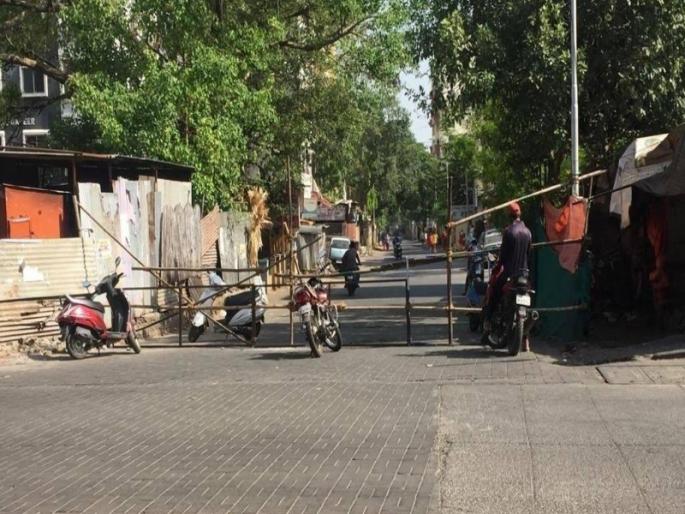 Corona virus : 'Contentment zone' remains a name: no seriousness to the citizens and administration! | corona virus : ‘कंटन्मेंट झोन’ राहिले नावालाच : नागरिकांना नाही कुठलेय गांभीर्य ना प्रशासनही फिरकेना ! Corona virus : 'Contentment zone' remains a name: no seriousness to the citizens and administration! | corona virus : ‘कंटन्मेंट झोन’ राहिले नावालाच : नागरिकांना नाही कुठलेय गांभीर्य ना प्रशासनही फिरकेना !