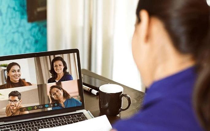 Zoom Dysmorphia - Have you had this disease? | झूम डिसमॉर्फिया- हा आजार तुम्हालाही झालाय का?