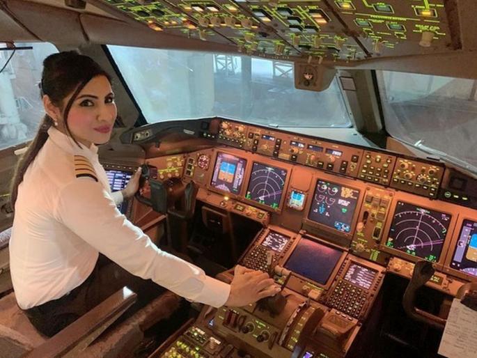 air india women pilots set to make history by flying over north pole on worlds longest air route | आतापर्यंत कुणालाच जमलं नाही, ते एअर इंडिया करून दाखवणार; महिला पायलट्स इतिहास रचणार air india women pilots set to make history by flying over north pole on worlds longest air route | आतापर्यंत कुणालाच जमलं नाही, ते एअर इंडिया करून दाखवणार; महिला पायलट्स इतिहास रचणार