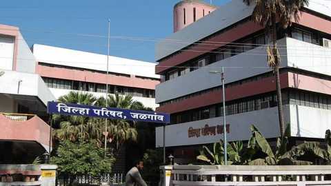 Due to non-caste certification, two jeeps Member ineligible | जातप्रमाणपत्र न दिल्याने दोन जि.प. सदस्य अपात्र