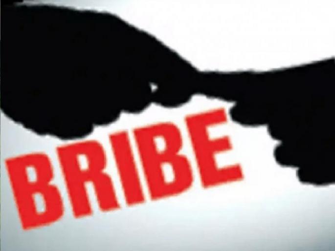 Female officer found accepting bribe of Rs 25000 in Satara Zilla Parishad | सातारा जिल्हा परिषदेत ‘लाचलुचपत’चा छापा, २५ हजार घेताना महिला अधिकारी सापडली Female officer found accepting bribe of Rs 25000 in Satara Zilla Parishad | सातारा जिल्हा परिषदेत ‘लाचलुचपत’चा छापा, २५ हजार घेताना महिला अधिकारी सापडली
