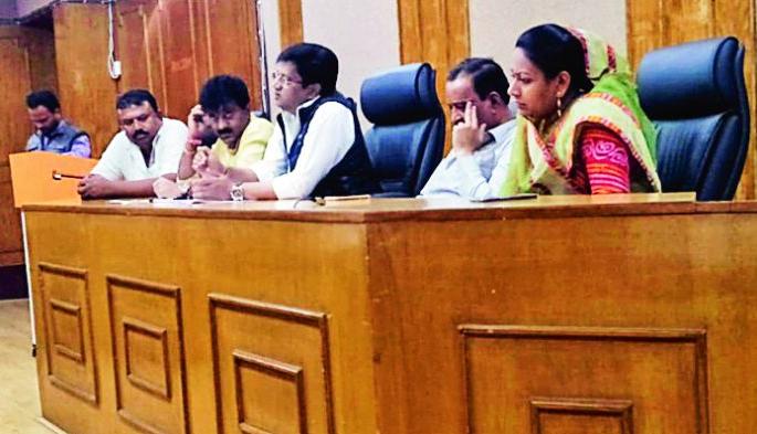 Nagpur Zilla Parishad: Confusion about the selection of the Speaker | नागपूर जिल्हा परिषद : सभापतीच्या निवडीबद्दल संभ्रम कायम Nagpur Zilla Parishad: Confusion about the selection of the Speaker | नागपूर जिल्हा परिषद : सभापतीच्या निवडीबद्दल संभ्रम कायम