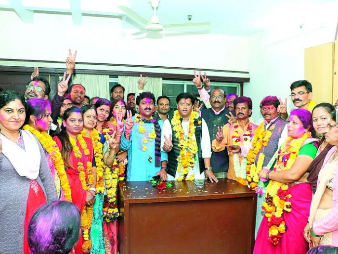 Zilla Parishad Elections: BJP's stronghold hit in Nagpur | जिल्हा परिषद निवडणूक : नागपुरात भाजपच्या गडाला धक्का Zilla Parishad Elections: BJP's stronghold hit in Nagpur | जिल्हा परिषद निवडणूक : नागपुरात भाजपच्या गडाला धक्का