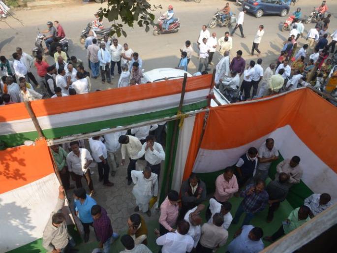 Nagpur ZP Election: Demonstrate the power of aspirants for congress nomination | नागपूर जि. प. निवडणूक : काँग्रेसच्या उमेदवारीसाठी इच्छुकांचे शक्तिप्रदर्शन Nagpur ZP Election: Demonstrate the power of aspirants for congress nomination | नागपूर जि. प. निवडणूक : काँग्रेसच्या उमेदवारीसाठी इच्छुकांचे शक्तिप्रदर्शन