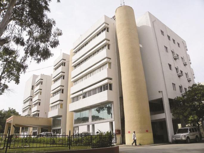 Zilla Parishad Pechaat; Confusion of transfers by order of the Divisional Commissioner | जिल्हा परिषद पेचात; विभागीय आयुक्तांच्या आदेशाने बदल्यांचा गोंधळ Zilla Parishad Pechaat; Confusion of transfers by order of the Divisional Commissioner | जिल्हा परिषद पेचात; विभागीय आयुक्तांच्या आदेशाने बदल्यांचा गोंधळ