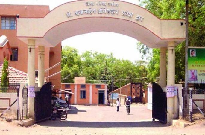 Presence of 50% in construction department and 5% in other departments | बांधकाम विभागात ५० टक्के तर इतर विभागात ५ टक्के उपस्थिती Presence of 50% in construction department and 5% in other departments | बांधकाम विभागात ५० टक्के तर इतर विभागात ५ टक्के उपस्थिती