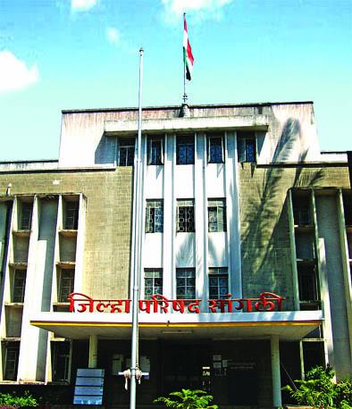 corona virus: Corona to two Zilla Parishad officials, four employees; The total number of patients was 37 | corona virus : जिल्हा परिषदेत दोन अधिकारी, चार कर्मचार्यांना कोरोना corona virus: Corona to two Zilla Parishad officials, four employees; The total number of patients was 37 | corona virus : जिल्हा परिषदेत दोन अधिकारी, चार कर्मचार्यांना कोरोना