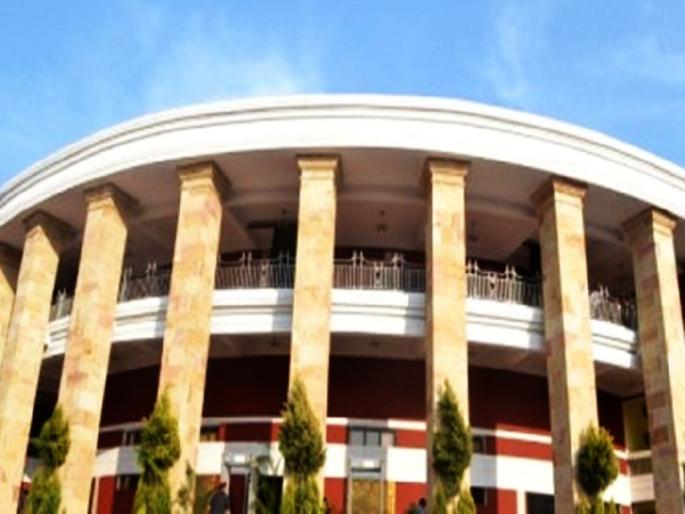 Preparations for the winter session nagpur are in full swing; road repair and painting work starts | अधिवेशनाची तयारी जोरात; रस्त्यांची डागडुजी व रंगरंगोटीच्या कामाला सुरुवात Preparations for the winter session nagpur are in full swing; road repair and painting work starts | अधिवेशनाची तयारी जोरात; रस्त्यांची डागडुजी व रंगरंगोटीच्या कामाला सुरुवात