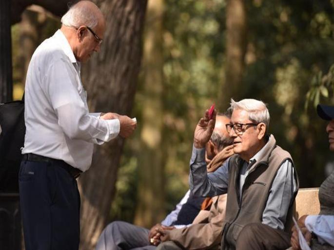 CoronaVirus navi mumbai Police will help senior citizens during lockdown | CoronaVirus लॉकडाऊन काळात ज्येष्ठ नागरिकांची मदत कोण करणार? पोलीस सरसावले