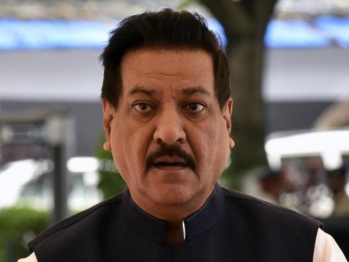 Changes in the law, fearing that CBI will File Fir; Prithviraj Chavan accused on rafale row | Rafale Deal : सीबीआय गुन्हा दाखल करेल या भीतीनेच कायद्यात बदल; राफेलप्रकरणी पृथ्वीराज चव्हाणांचा आरोप Changes in the law, fearing that CBI will File Fir; Prithviraj Chavan accused on rafale row | Rafale Deal : सीबीआय गुन्हा दाखल करेल या भीतीनेच कायद्यात बदल; राफेलप्रकरणी पृथ्वीराज चव्हाणांचा आरोप