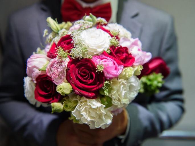 Online send off to retired persons | सेवानिवृत्त झालेल्यांना दिला जातोय ऑनलाईन निरोप Online send off to retired persons | सेवानिवृत्त झालेल्यांना दिला जातोय ऑनलाईन निरोप