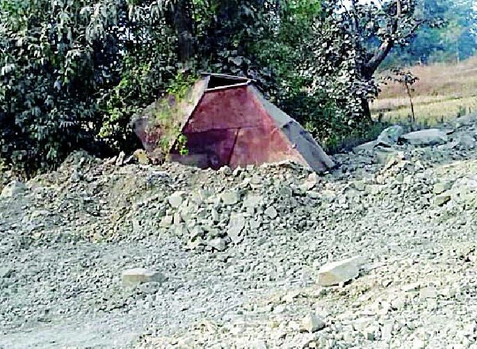 Close crushers at Pathanla | पठाणटोला येथील क्रशर बंद करा Close crushers at Pathanla | पठाणटोला येथील क्रशर बंद करा
