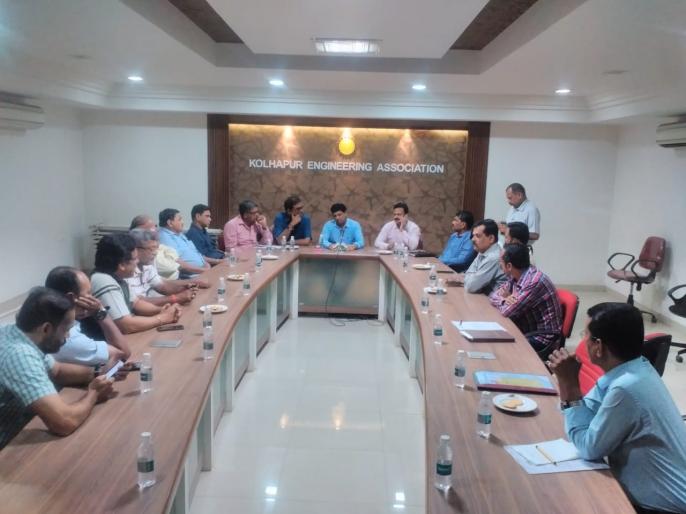 Kolhapur: Opposition to remove power hike | à¤à¥à¤²à¥à¤¹à¤¾à¤ªà¥à¤° : वà¥à¤ दरवाढà¥à¤µà¤¿à¤°à¥à¤§à¤¾à¤¤ à¤à¤¦à¥à¤¯à¥à¤à¤ à¤à¤¾à¤¢à¤£à¤¾à¤° महामà¥à¤°à¥à¤à¤¾