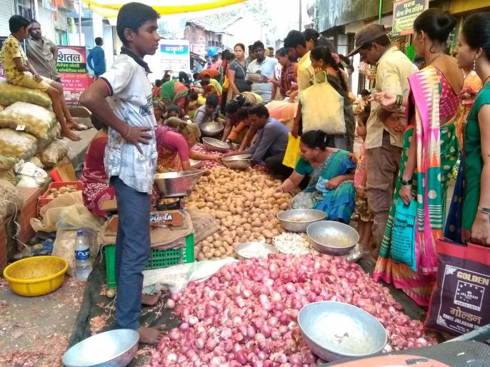 कांद्याने आणले डोळ्यांत पाणी, फोडणी महागली Marathi News Onion