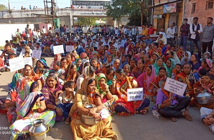 Prostitutes Dharangaon