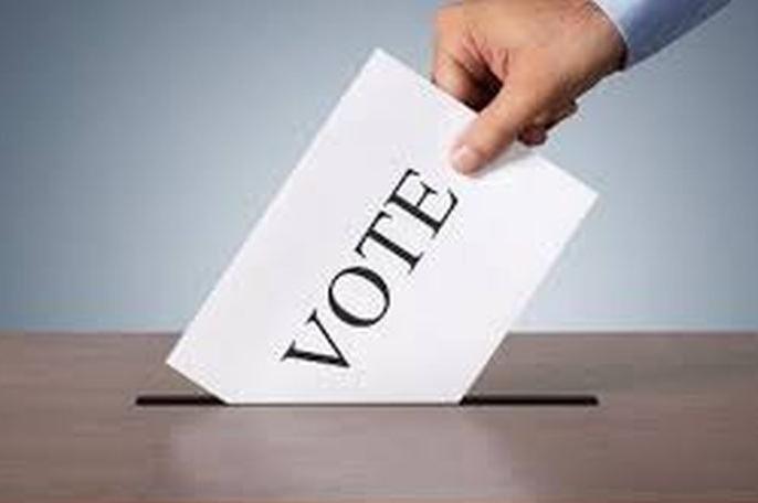 Voter voters allotted to two lakh voters | दोन लाख मतदारांना मतदार चिठ्ठ्या वाटप Voter voters allotted to two lakh voters | दोन लाख मतदारांना मतदार चिठ्ठ्या वाटप