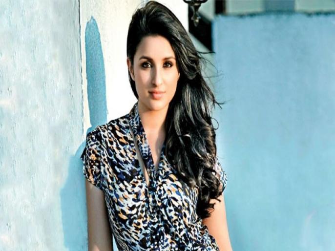parineeti chopra gives clarification about shoe hidden ritual says nick jonas shocked me | परिणीती चोप्राला जीजू निक जोनासने दिले गिफ्ट, परी झाली शॉक केले 'हे' ट्वीट parineeti chopra gives clarification about shoe hidden ritual says nick jonas shocked me | परिणीती चोप्राला जीजू निक जोनासने दिले गिफ्ट, परी झाली शॉक केले 'हे' ट्वीट
