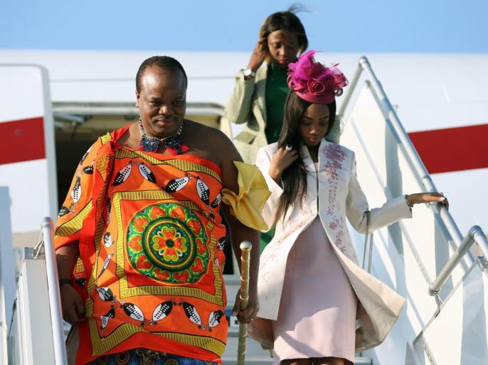 Shocking Swaziland King Marries A Virgin Girl Every Year From A Topless Parade English Lokmat Com